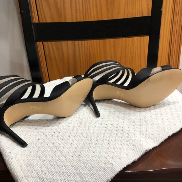 Black, back zip heels.  3” heels - Picture 4 of 7